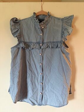 Ruffled Light Blue Denim Button-Front Women's Shirt - Sleeveless